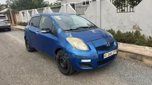 Toyota Vitz 1.0 FWD 3dr 2010 Blue