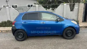 Toyota Vitz 1.0 FWD 3dr 2010 Blue