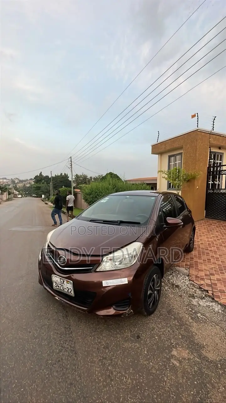 Toyota Vitz 2012 Brown