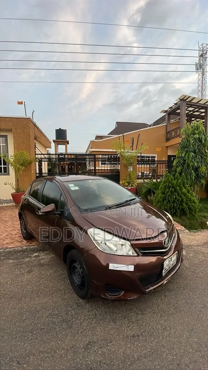 Toyota Vitz 2012 Brown