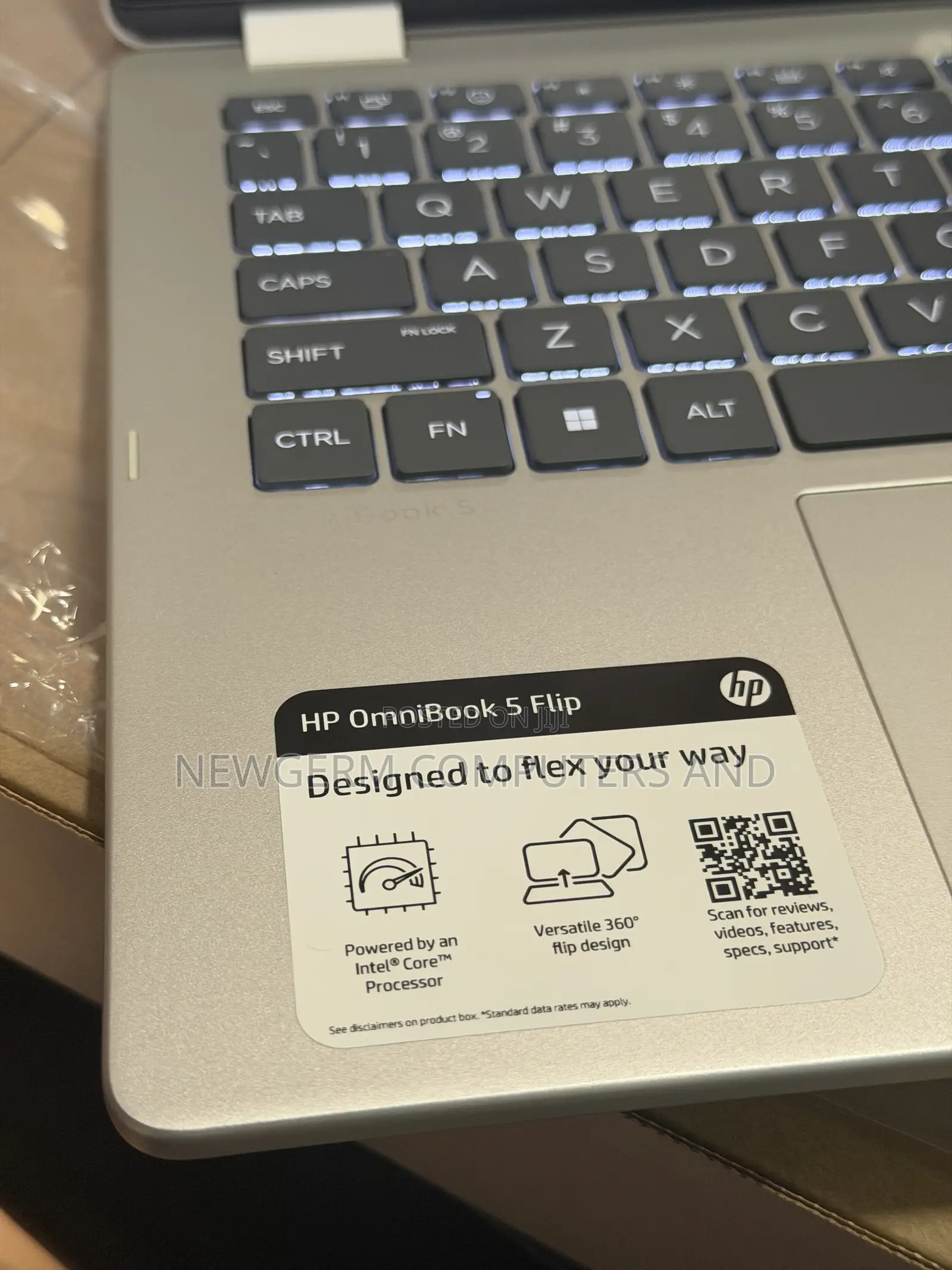 New Laptop HP OmniBook 5 Flip 8GB Intel Core 5 SSD 512GB