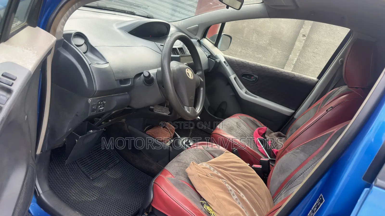 Toyota Vitz 1.0 FWD 3dr 2010 Blue