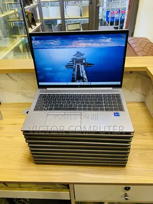 Laptop HP ZBook Firefly G8 16GB Intel Core i7 SSD 256GB