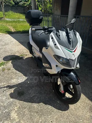 Aprilia SR 2016 White