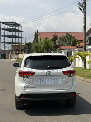 Toyota Highlander LE 2019 White