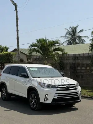 Toyota Highlander LE 2019 White