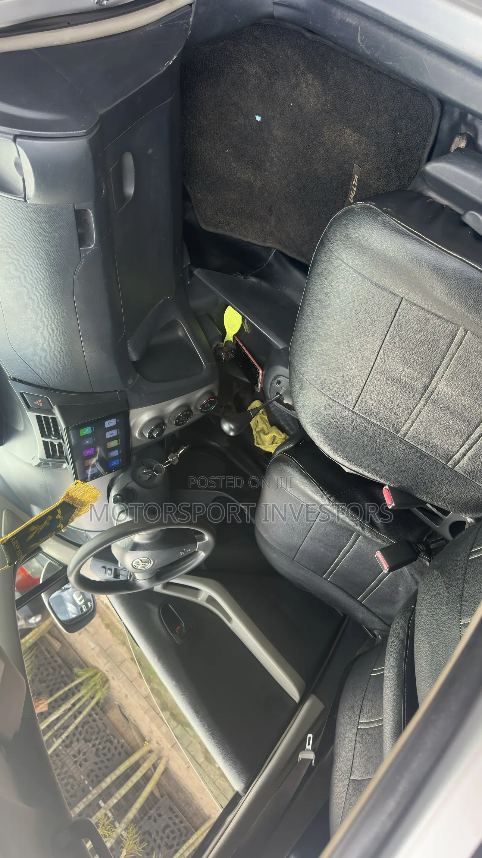 Toyota Vitz 1.0 FWD 3dr 2010 Silver