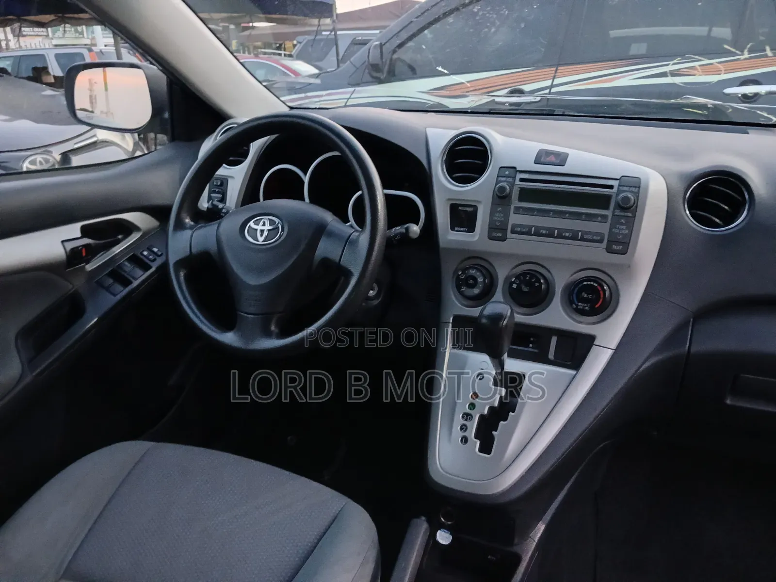 Toyota Matrix Hatchback FWD (1.8L 4cyl 5M) 2010 Silver