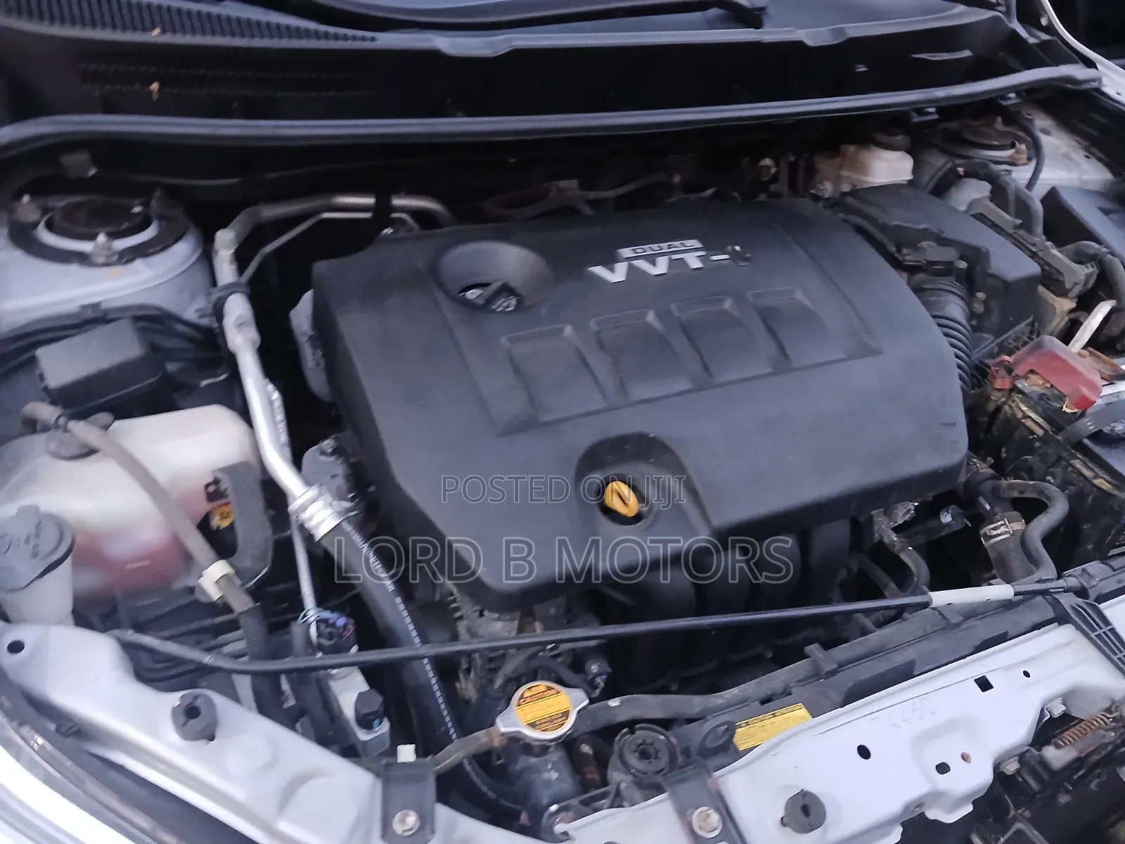 Toyota Matrix Hatchback FWD (1.8L 4cyl 5M) 2010 Silver