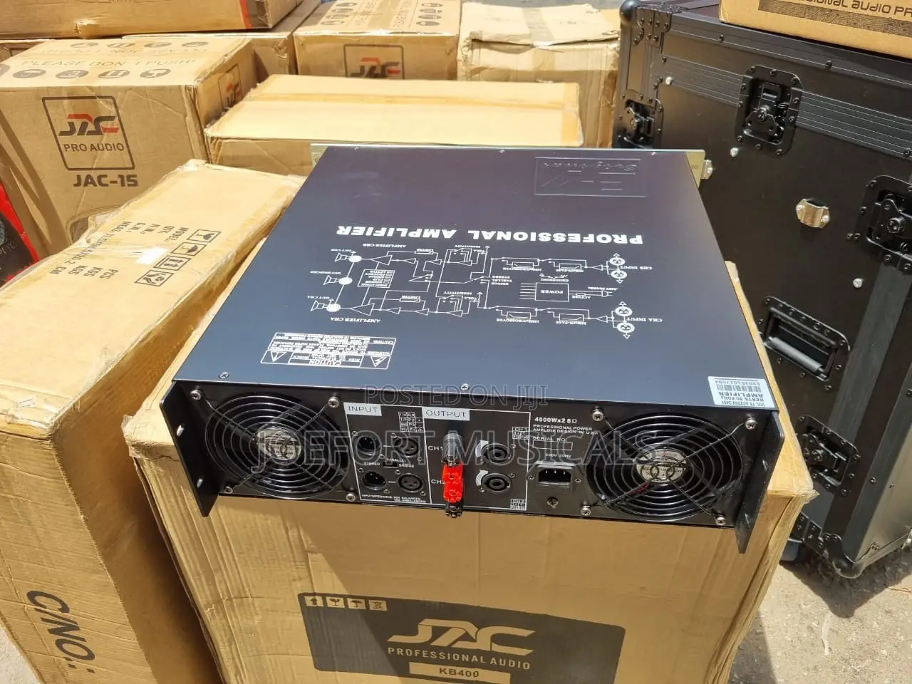 EV P8300 Bass Amplifier