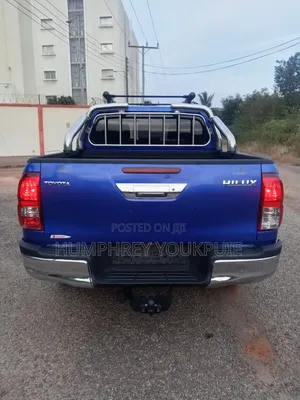 Toyota Hilux 2018 Blue