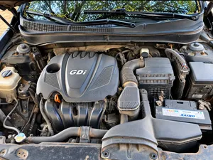 Hyundai Sonata GLS Sedan FWD (2.4L 4cyl 6A) 2012 Black