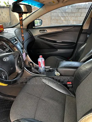 Hyundai Sonata GLS Sedan FWD (2.4L 4cyl 6A) 2012 Black