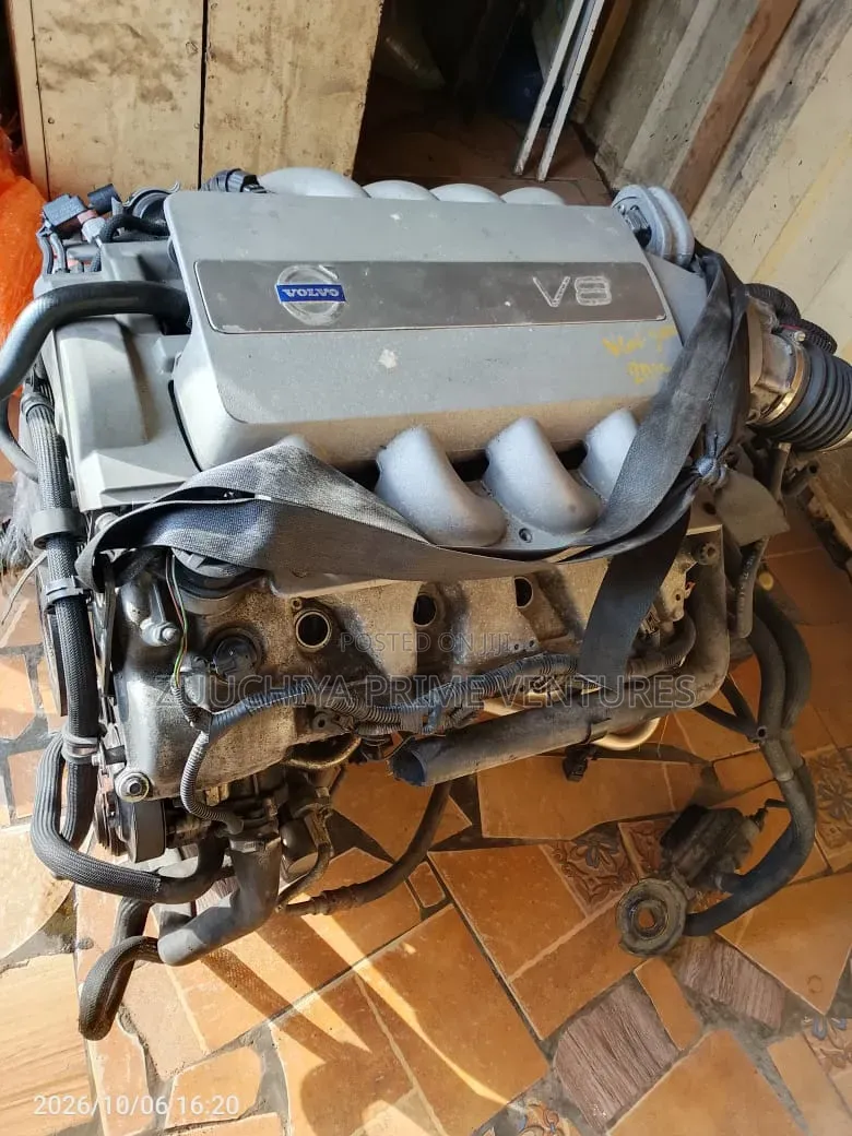 Volvo XC90 V8 Engine With Automatic Transmission.From Canada