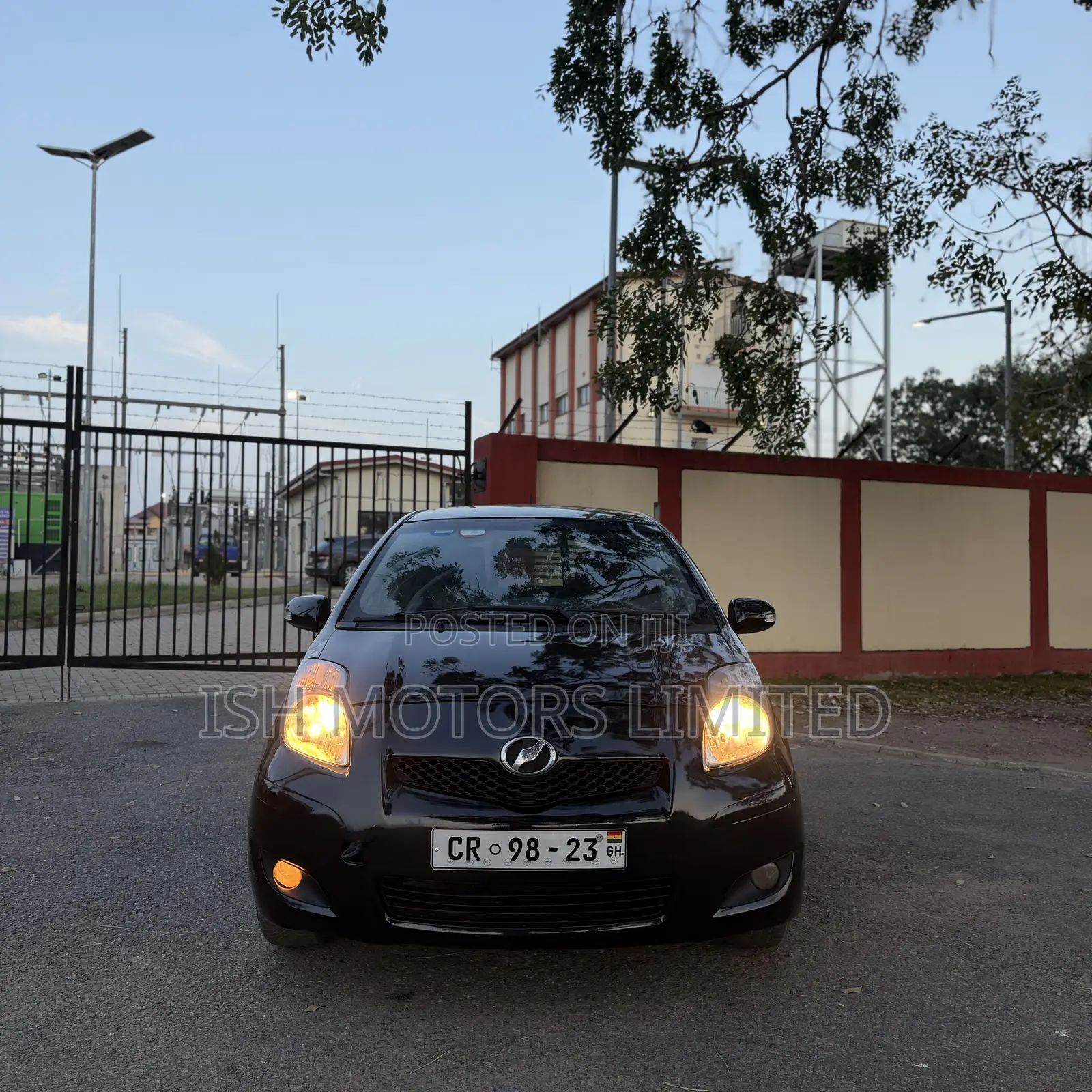 Toyota Vitz 1.3 AWD 5dr 2010 Black