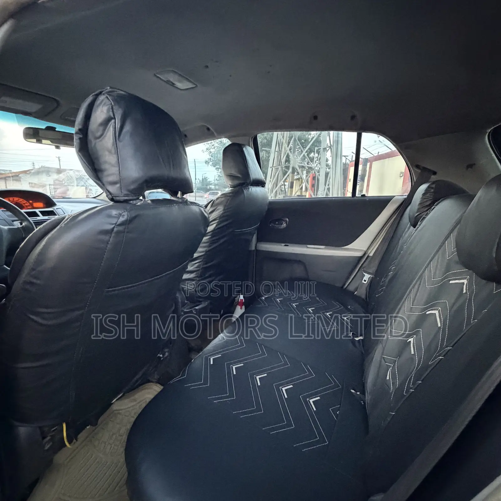 Toyota Vitz 1.3 AWD 5dr 2010 Black