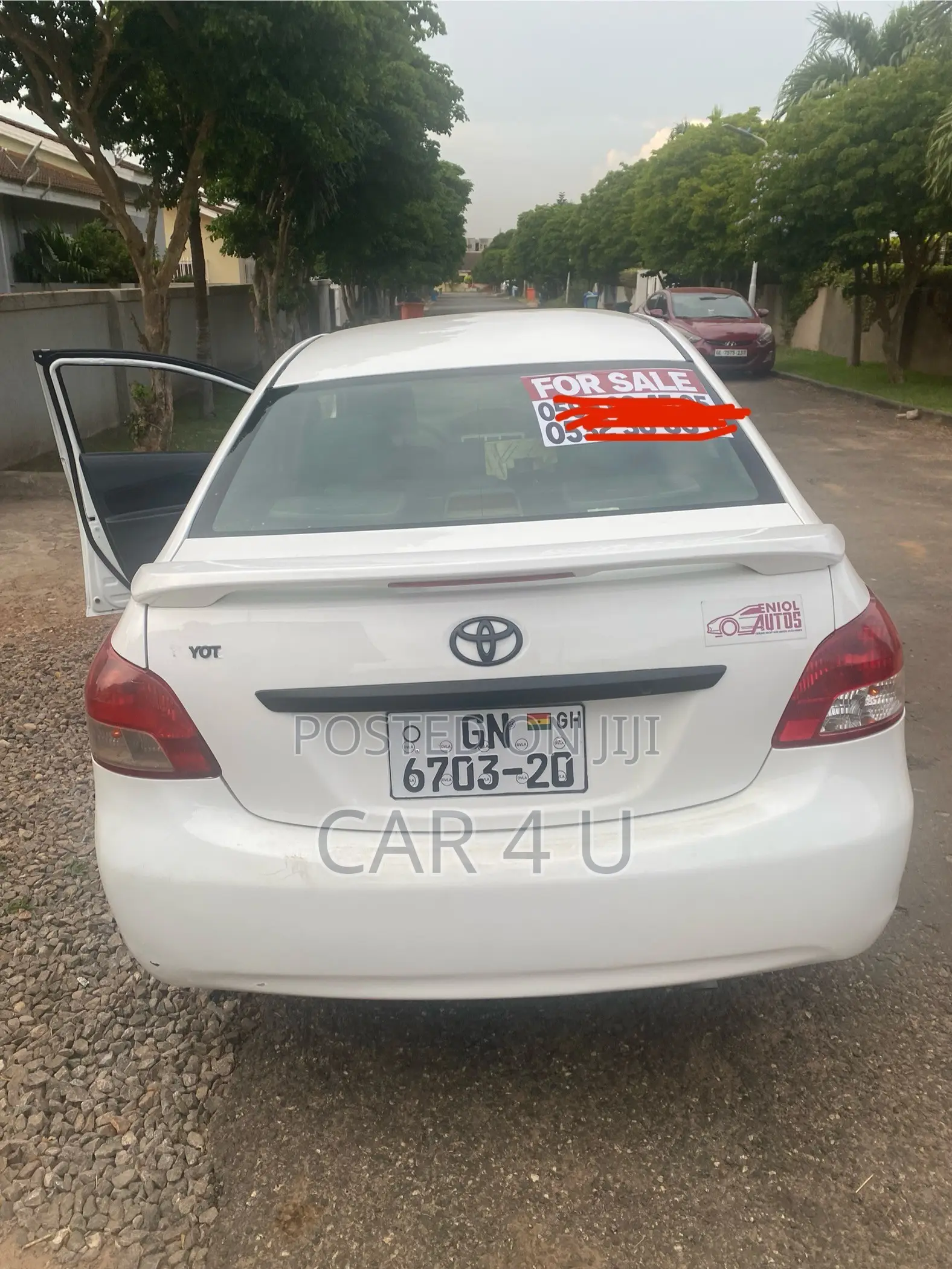 Toyota Yaris 2010 White