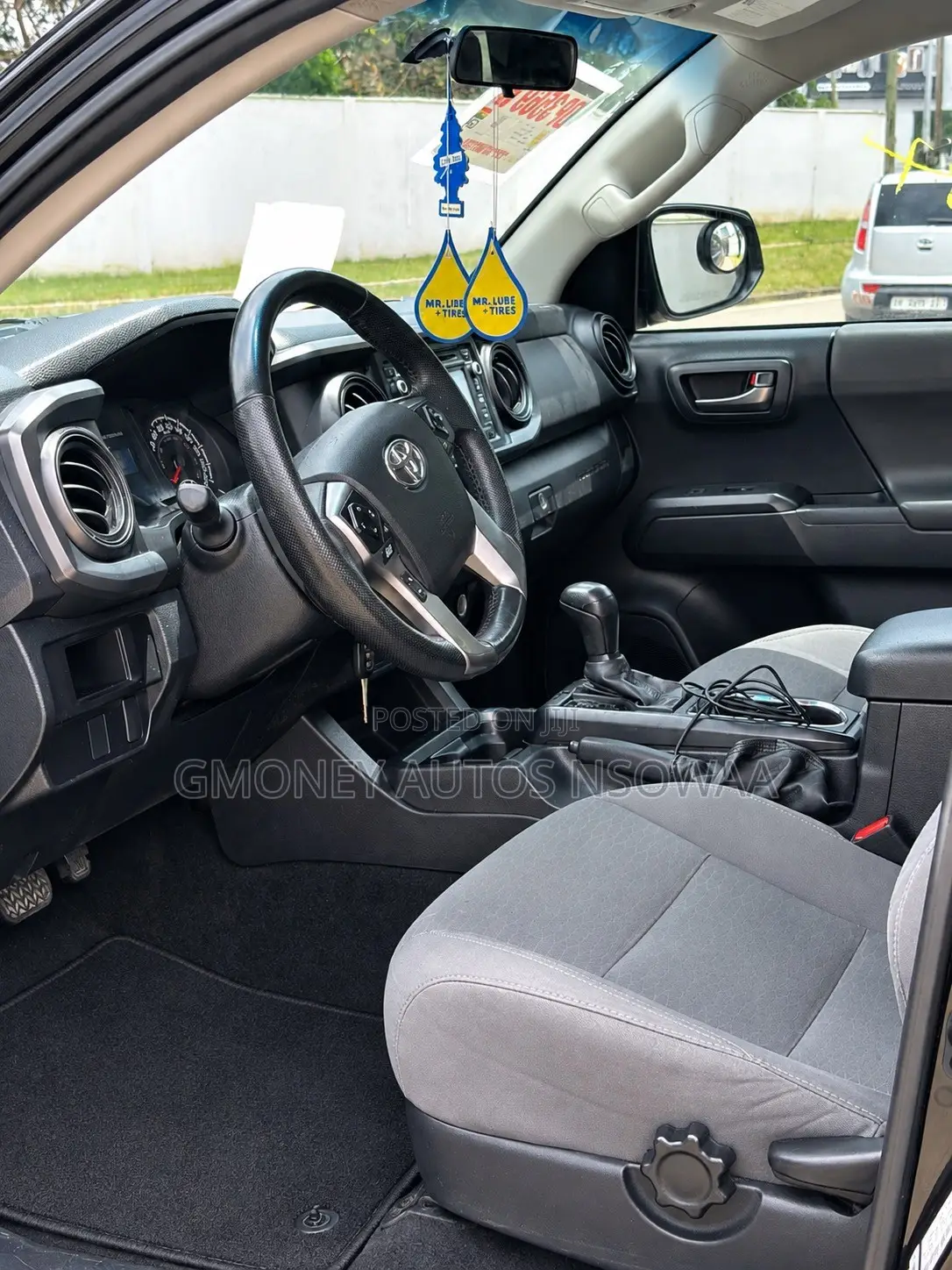 Toyota Tacoma SR5 2018 Black