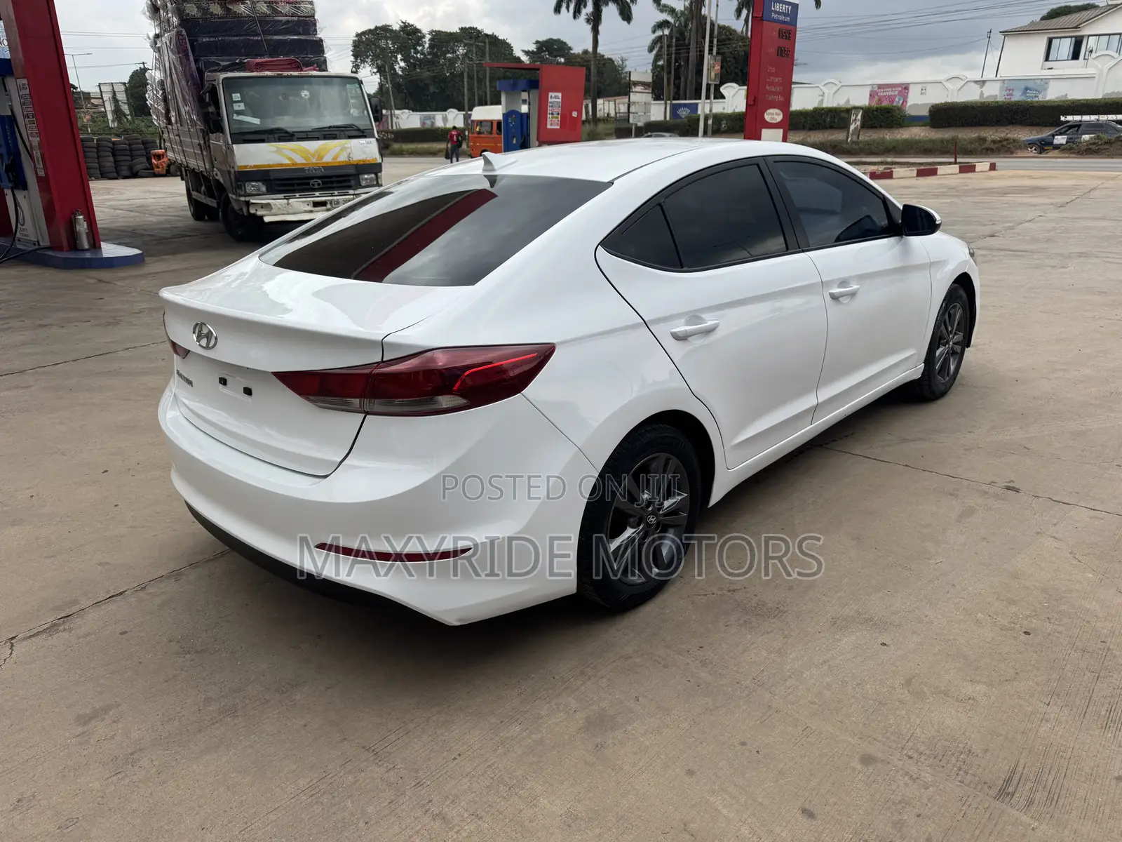 Hyundai Elantra 2017 White