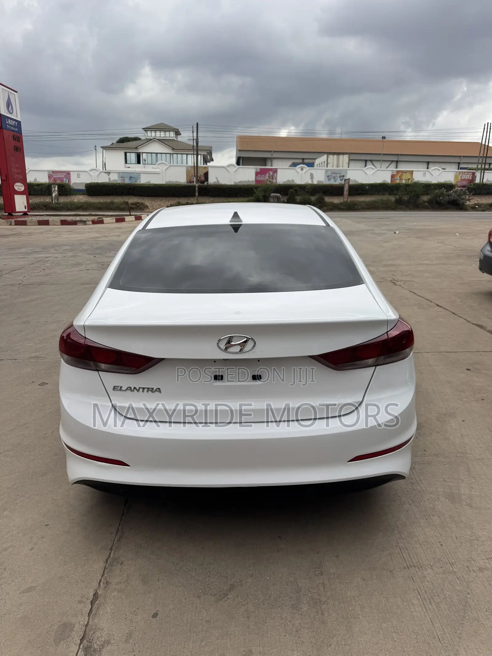 Hyundai Elantra 2017 White