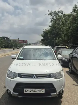 Mitsubishi Outlander SE 4dr SUV AWD (2.4L 4cyl CVT) 2015 White