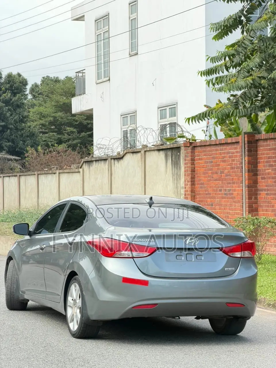 Hyundai Elantra Limited PZEV 4dr Sedan (1.8L 4cyl 6A) 2014 Gray