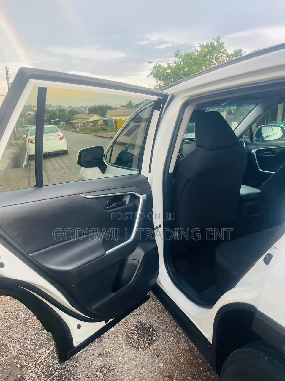 Toyota RAV4 LE AWD 2020 White