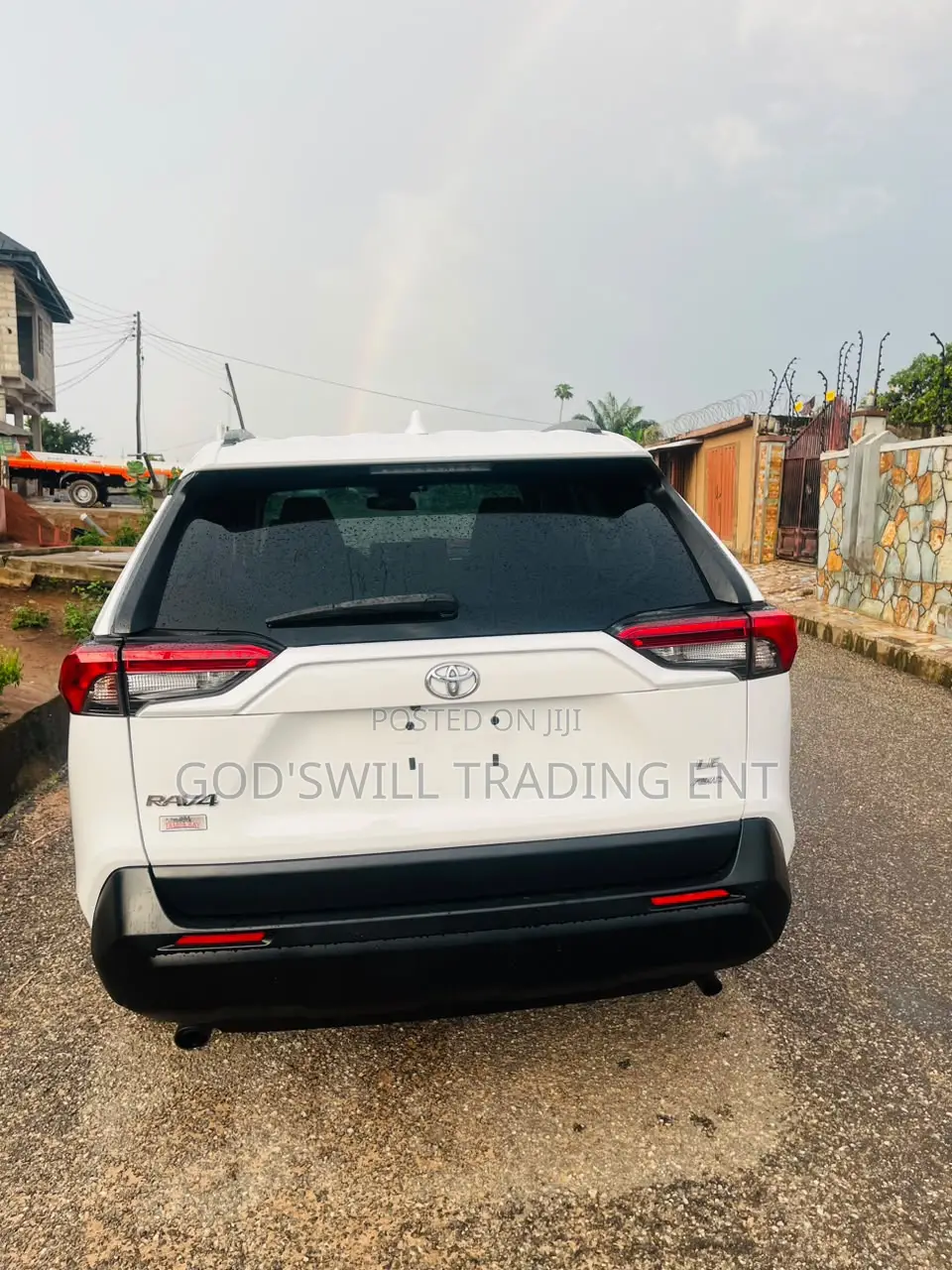 Toyota RAV4 LE AWD 2020 White