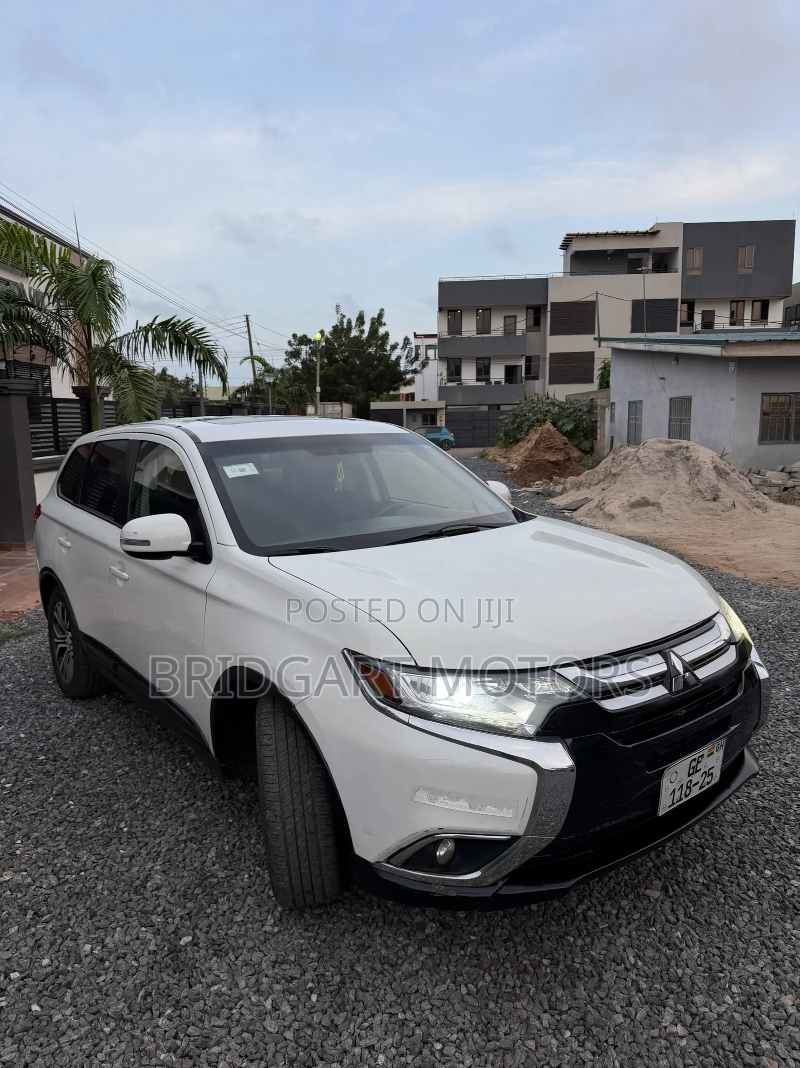 Mitsubishi Outlander 2017 White
