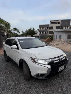 Mitsubishi Outlander 2017 White