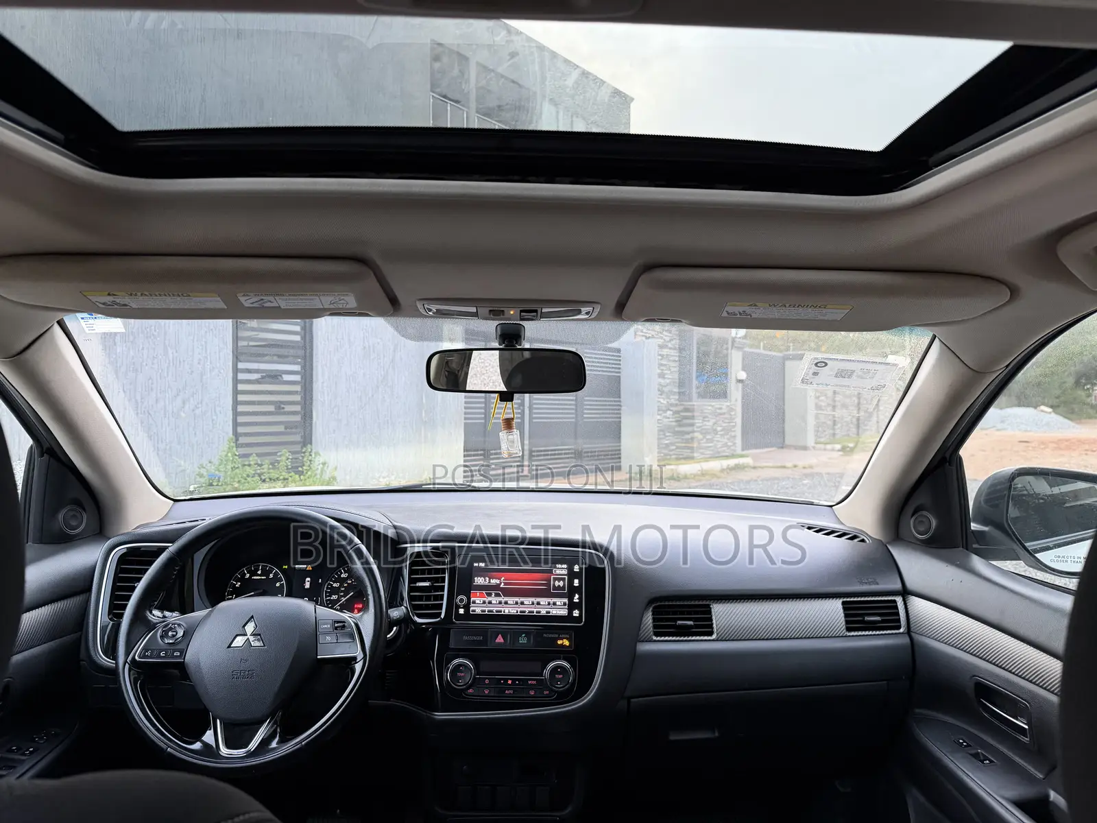 Mitsubishi Outlander 2017 White