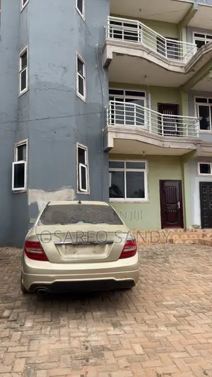 Mercedes-Benz C250 2014 Gold