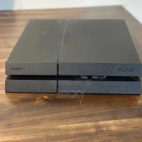 Ps4 Standard With 9 GAMES