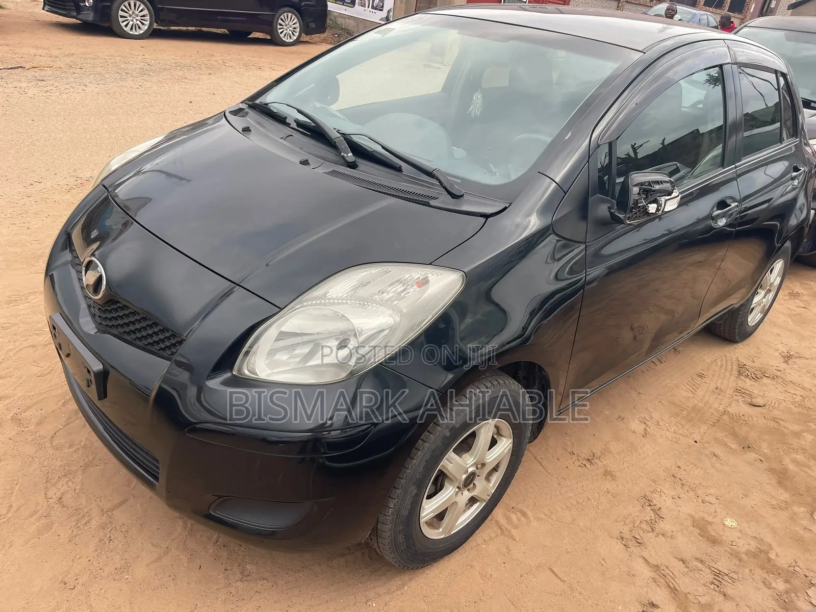 Toyota Vitz 1.3 AWD 5dr 2010 Black