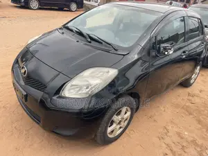 Toyota Vitz 1.3 AWD 5dr 2010 Black