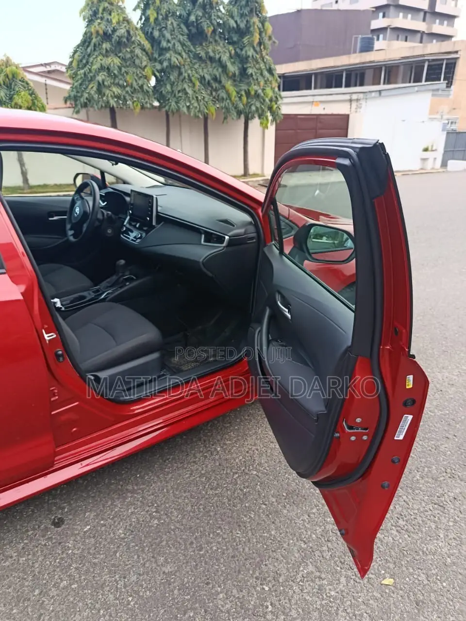 Toyota Corolla LE 2021 Red