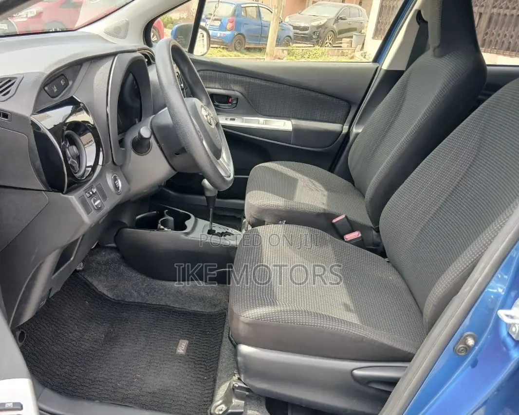 Toyota Vitz 1.3 AWD 3dr 2016 Blue