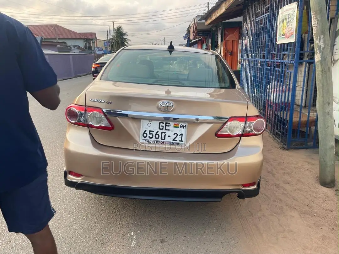 Toyota Corolla 2013 Brown