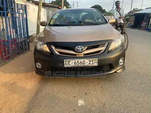 Toyota Corolla 2013 Brown