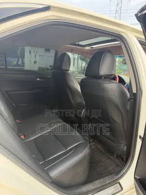 Toyota Camry XSE 4dr Sedan (2.5l 4cyl 6A) 2016 White