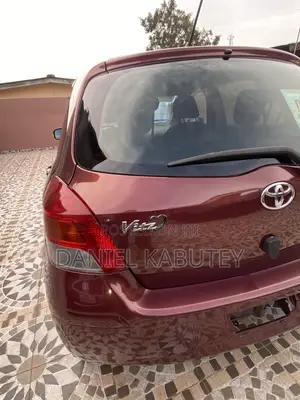 Toyota Vitz 2010 Burgundy