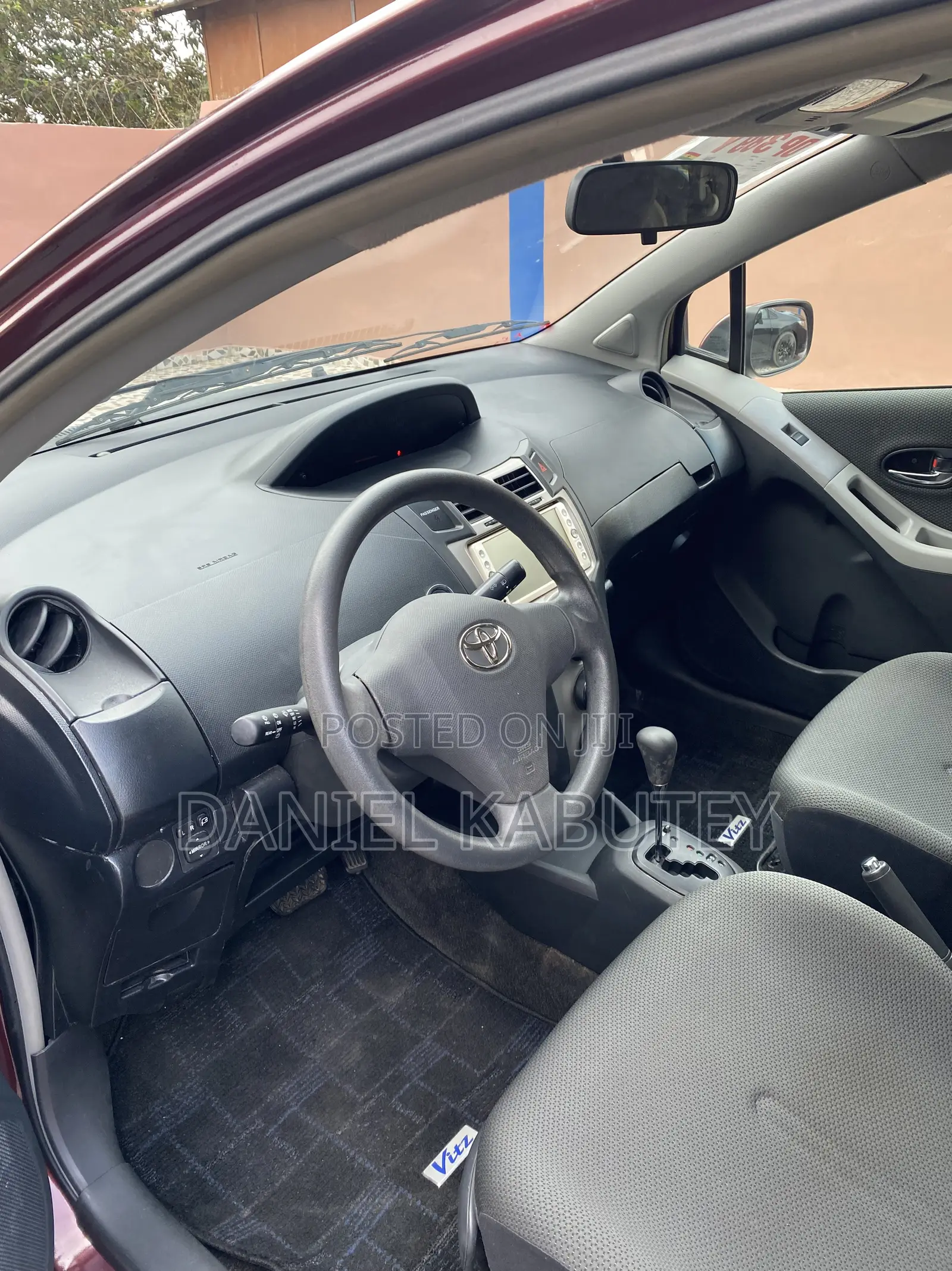 Toyota Vitz 2010 Burgundy
