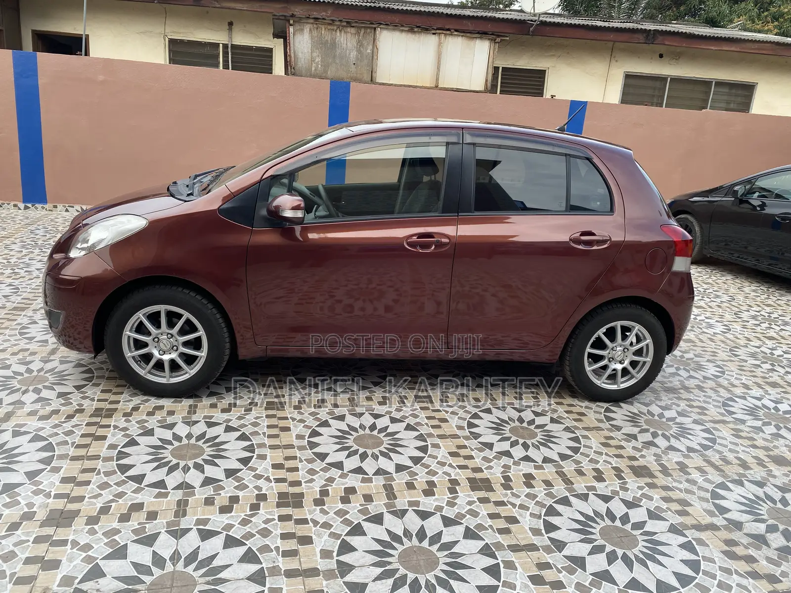 Toyota Vitz 2010 Burgundy
