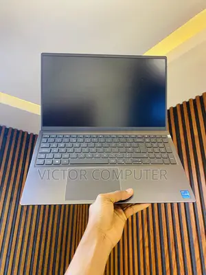 Laptop Dell Vostro 15 5510 16GB Intel Core i5 SSD 256GB