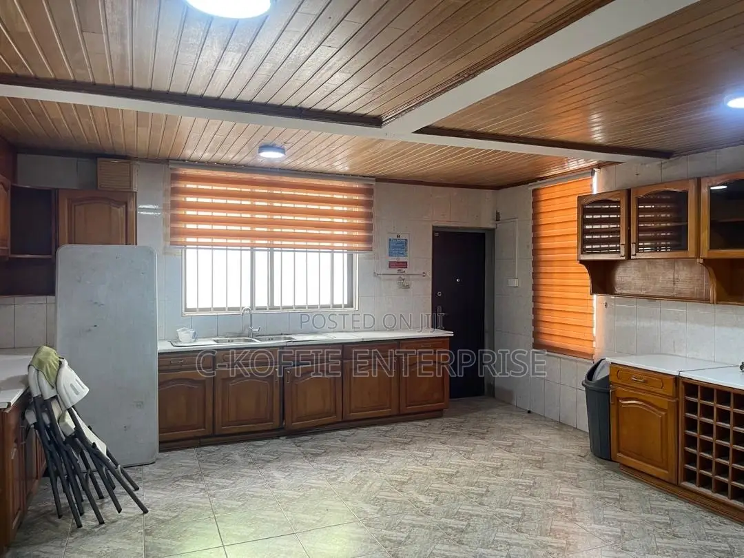 Furnished 8bdrm Mansion in Dzorwulu for rent
