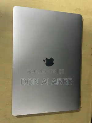 Laptop Apple MacBook Pro 2017 16GB Intel Core i7 SSD 512GB