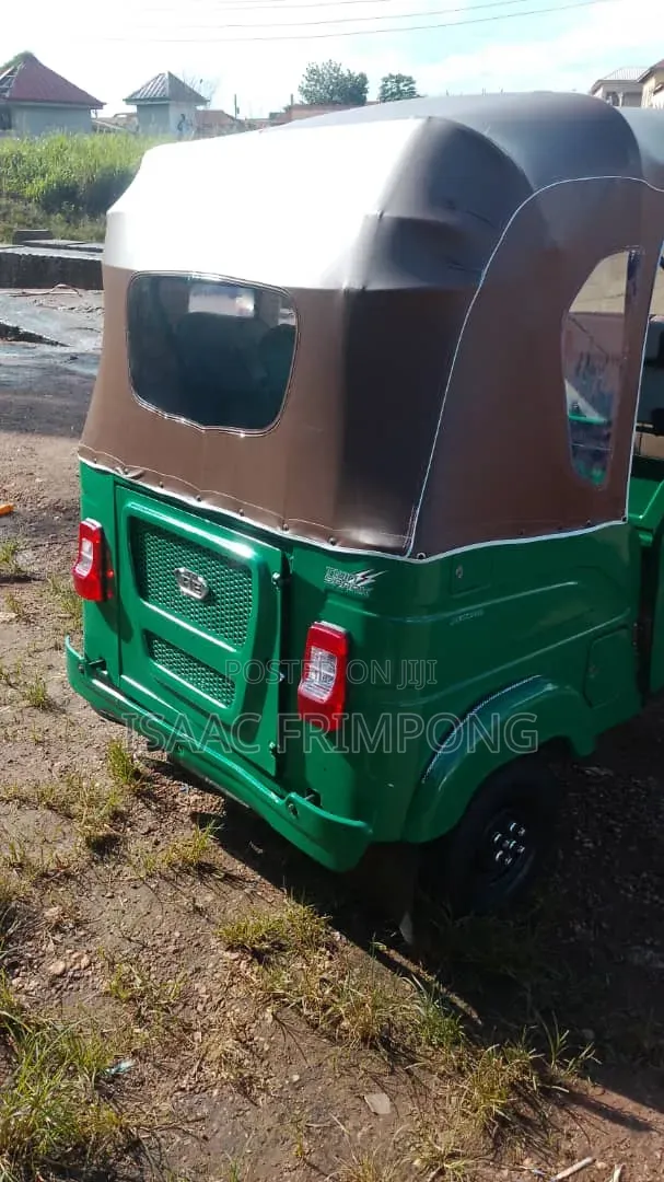 Bajaj RE 2025 Green