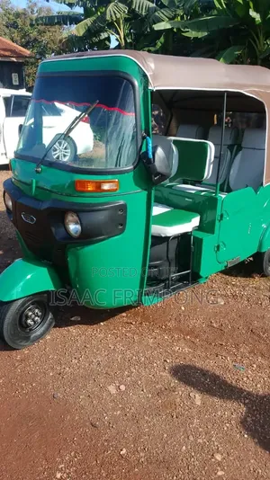 Bajaj RE 2025 Green