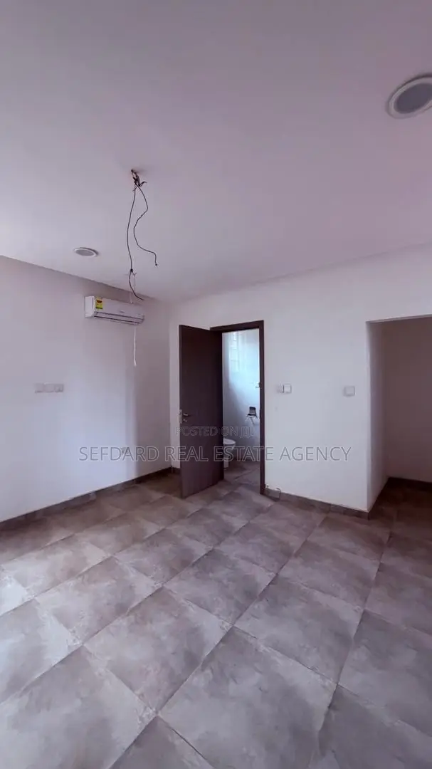 4bdrm House in Sefdard Properties, Pokuase for rent