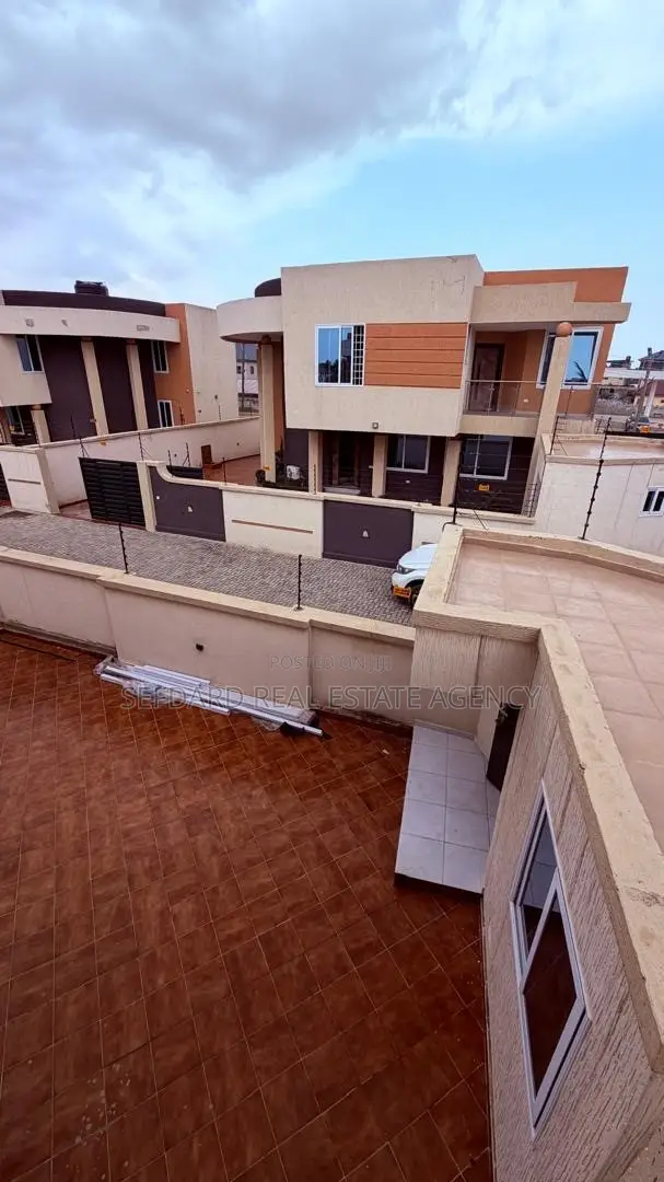 4bdrm House in Sefdard Properties, Pokuase for rent